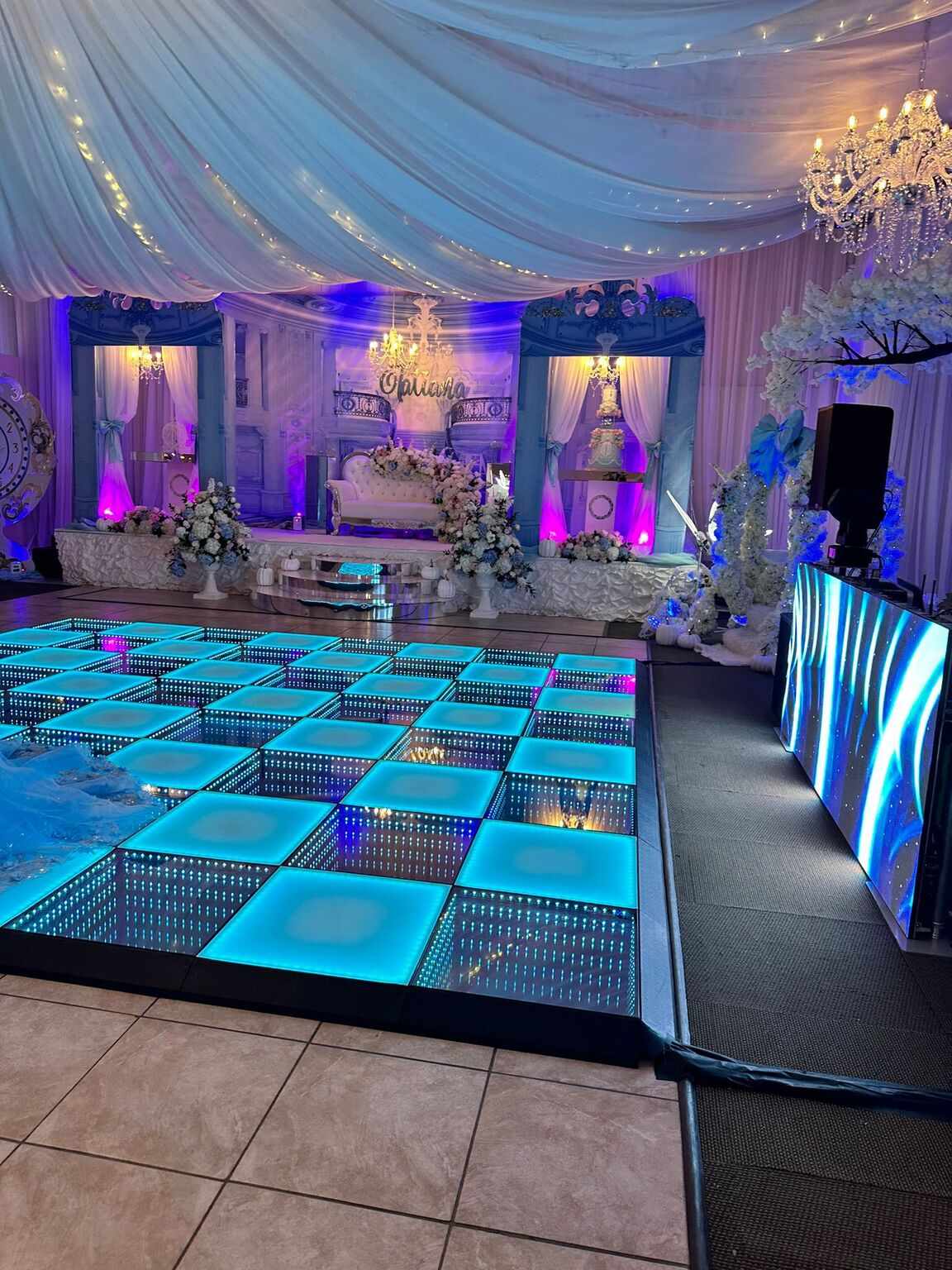 Location piste de danse LED à Paris, Piste de danse lumineuse Île-de-France, Sol interactif LED, Location plancher lumineux