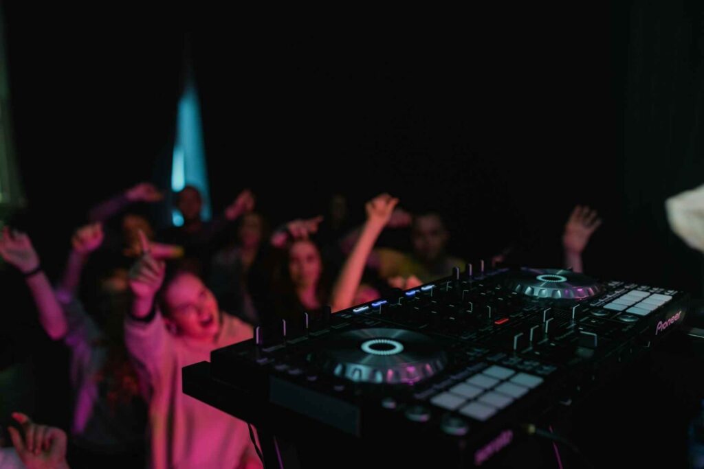  Piste de danse avec écran LED vs. piste de danse LED