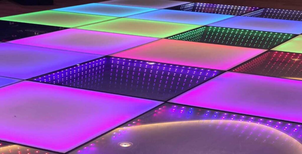 Combien coûte la location d'une piste de danse LED à Paris en 2026 ? prix location piste de danse LED Paris,tarif location piste de danse lumineuse,combien coute une piste de danse led,location piste de danse mariage prix,devis piste lumineuse paris